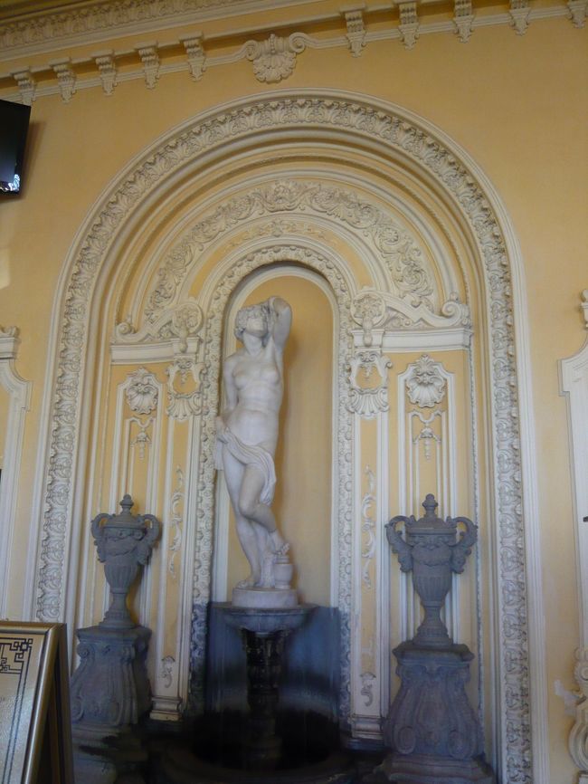 一日いたい、と思っていても、ルダシュと一緒で体中がふやけてくる感じだし、なによりお客さんが増えてきたので、10時ごろにはあがることに。<br />2時間以内のキャッシュバックとかって、結局説明なかったけどあったのかな〜。