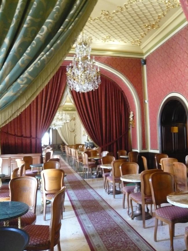 でもやっぱりいい天気で気持ちいいから、店内はお客さんいないもんな〜。<br />写真撮ってる人は沢山いたけど(笑）。