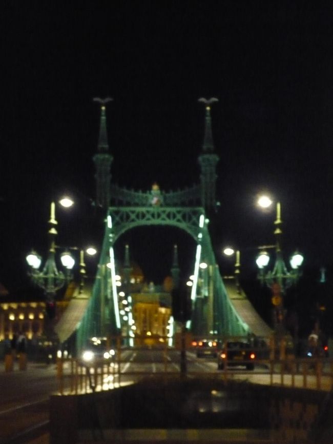 なんか、最後は橋マニアみたいになっちゃったな…。<br /><br />のんびりまったりとかいいながら結構歩き回っちゃったし。<br />これだからせっかちの貧乏性は…<br /><br />でも、楽しかった〜。<br />