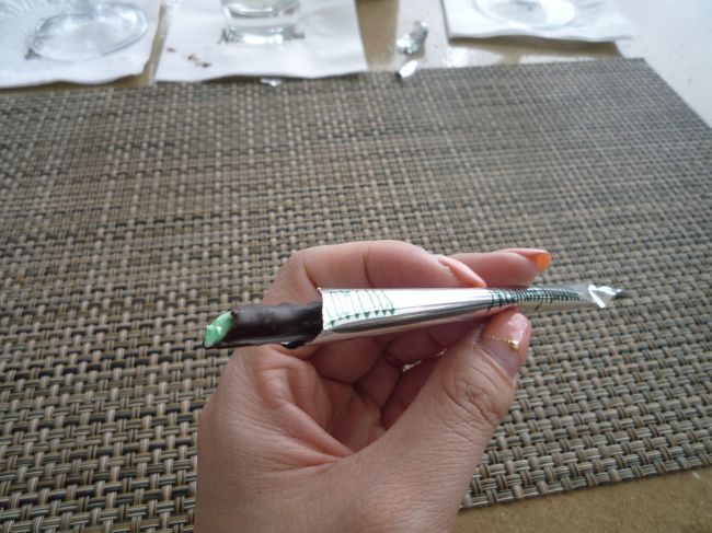 お口直しで出てくるこのチョコミント！<br />激ウマッ！！！<br /><br /><br />さっ、お腹いっぱいになったとこで、そろそろ空港へ向かいましょ。