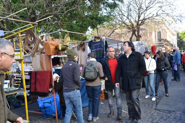 近くのドレーゴ広場。<br />もう人がいっぱいです。