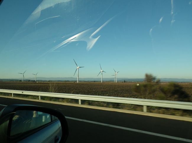 風車など眺めながらカルカッソンヌへ。