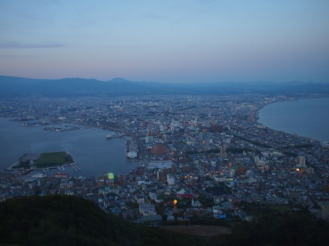 18時41分。<br /><br />うっすらと夜景の煌めきが出てきたかな？