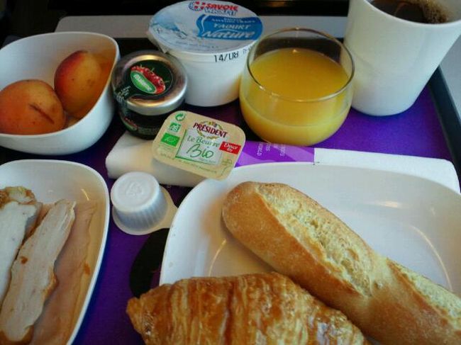 1等席だったためか朝食がでました。<br />まあまあおいしかった。