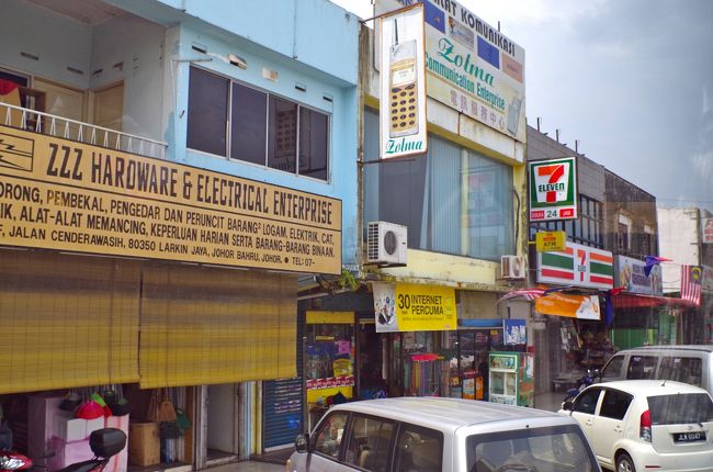 自分で来て、徒歩やレンタルバイクで街を廻れば面白そうなところもあるのにな。