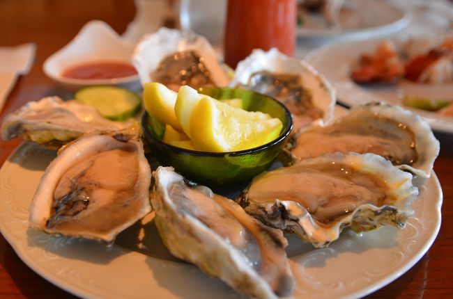 新鮮な魚介類や、柔らかい肉料理の数々をたらふくいただきました。