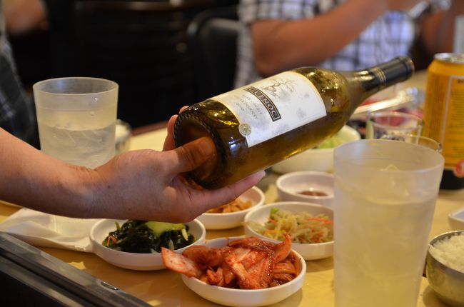 夜は韓国焼肉「Ｓｉｋｄｏｒａｋ」へ・・・２４時間営業食べ放題のお店です。<br />人気店でまだ６時過ぎなのに、ほぼ満席。<br />アルコール類は持ち込みです。