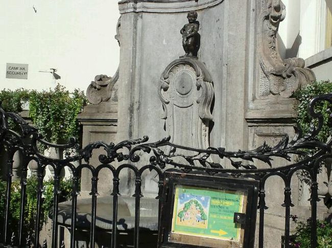 ジュリアン坊やです。<br /><br />賑わっているなと覗いたらありました。