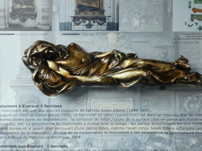 セルクラースの象。<br /><br />幸せになれるみたいなので触ってきました。