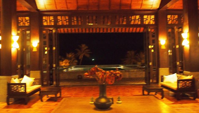 ただいま21：40<br />約１時間、アナマンダラ・フエに到着です。<br />ホテルフロントからの写真。