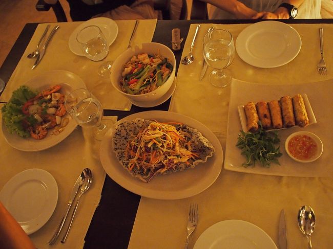 夜も遅いので部屋に戻って休みビール1本にお水を入れて、サービス料10％を入れて970,200VDN（約3,800円）でした。<br /><br />Part2 ホテル編はこちらです。<br />http://4travel.jp/traveler/10ten/album/10699457/