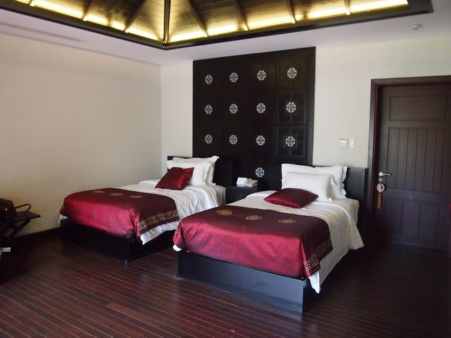 寝室<br />15帖程の広さ。窓側に何も置いてない空間が結構あります。