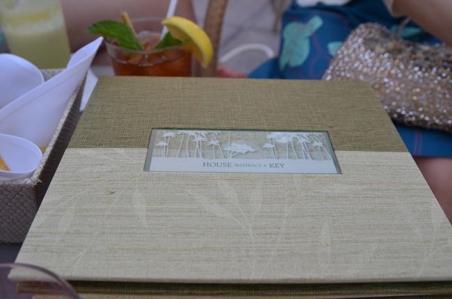 さて、ワイキキではいつもの定番、ハウス・ウィズアウト・ア・キー・・・