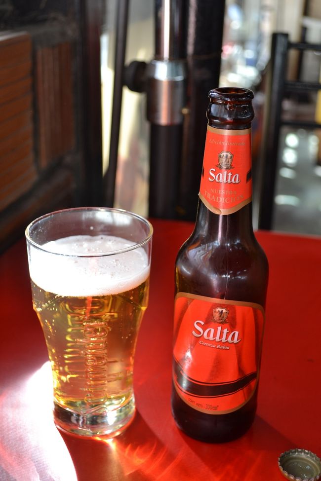 7月31日<br /><br />7：30頃、サルタに到着。<br />宿の客引きにつかまり、transferはフリーだというので、タクシーに乗ってついて行った。中心地までの交通費が浮いた。ラッキー♪<br />私を連れて行ったのに、部屋を見せてもらおうと思ったら、部屋が空くのは11時過ぎになってからだという。んだよ！！（怒）まだ8時過ぎだ。<br />なので、他のホテルを探しに街をうろつきまわる。<br /><br />