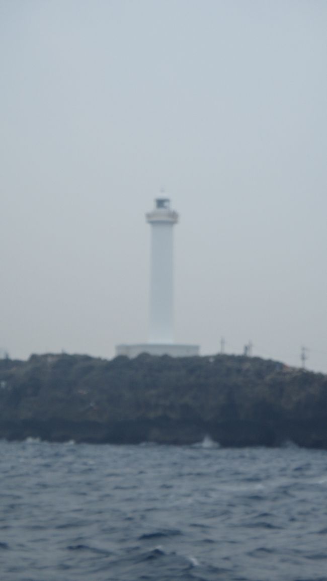 残羽岬の灯台でここを超えれば前田岬は眼と鼻の先です