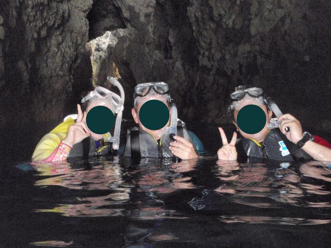 余裕の空き空きVポーズ<br /><br />トップシーズンは水面にシュノーケリングをする人、海底にダイバーで混雑します