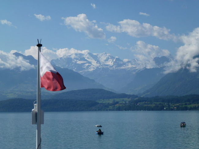 遠くにベルナー3山。<br /><br />さっきまであの麓に居たのよねー。。。