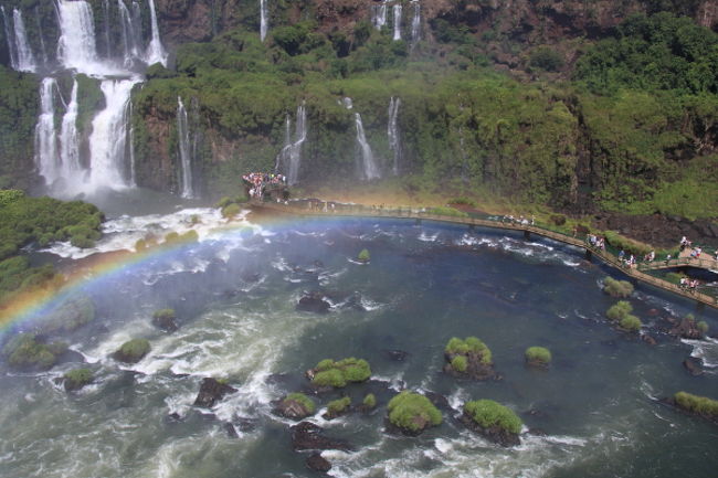アルゼンチンの展望台から対岸に見えていたレストハウスがここにあったので、