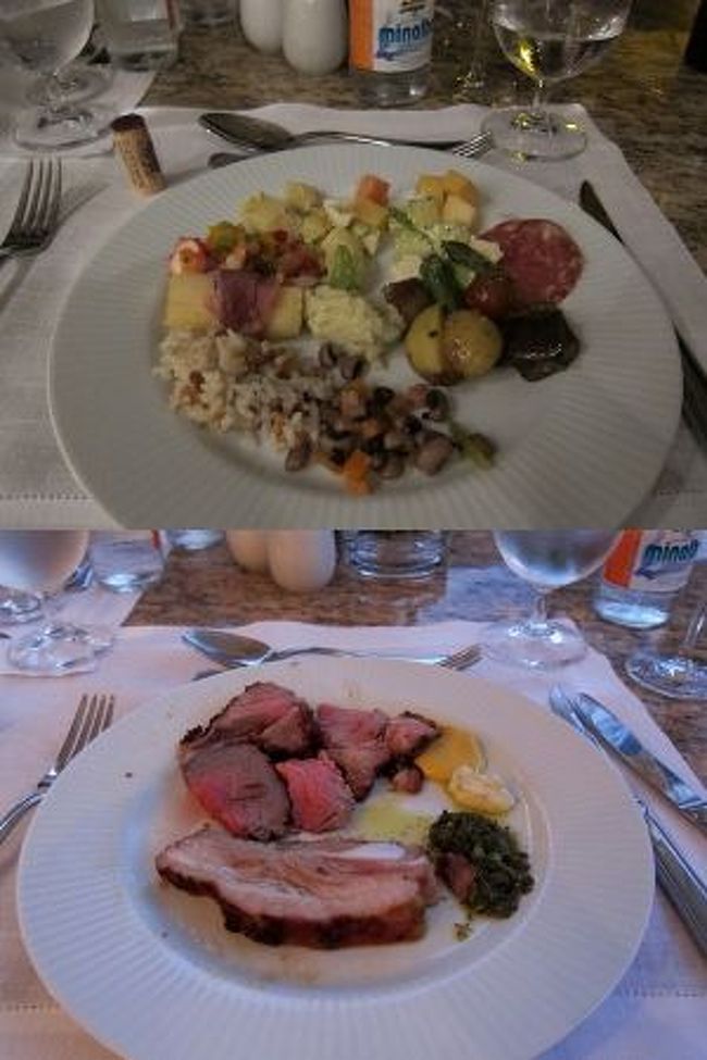 今夜は朝食を食べるプールサイドにテラスを持つレストラン THE IPE GRILLでビュッフェ形式のディナーにしました。ここはブラジルですので、シュラスコ風のお肉がいっぱい。