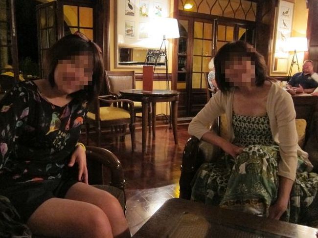 イグアス最後の晩なのでホテルのバーにも行ってみました。