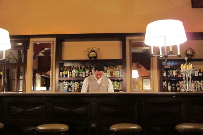 落ち着いた雰囲気のバーです。