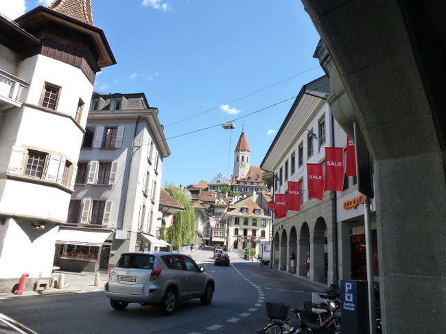 目指すは正面のトゥーン城。