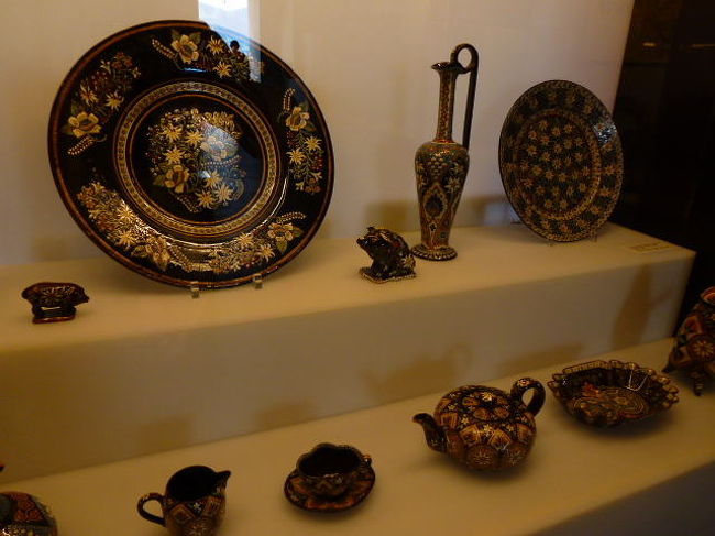 由緒ありげな食器類や・・・