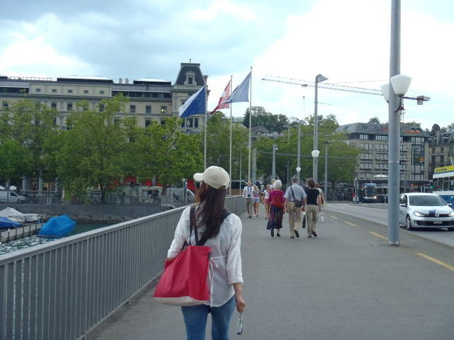 リマト川の西岸から東岸に渡ります。