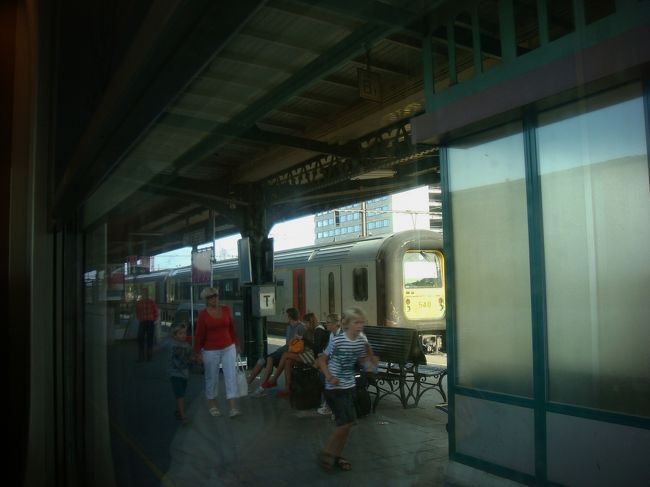 この日はBruggeへ。<br />Bruxelles centralでチケットを購入。<br />なんかweek-end ticketとか。安くなってるのかな？<br />平日の値段知らないし。