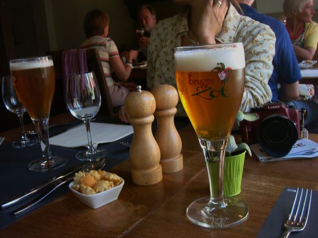 暑くてまずビールで乾杯。