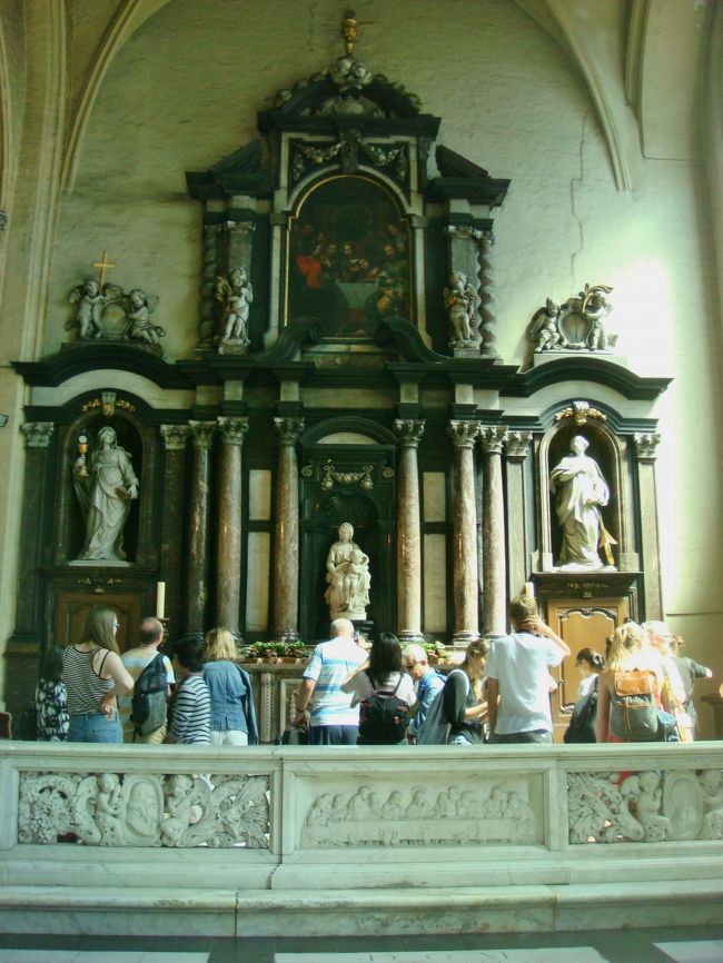 見たかったミケランジェロの聖母子。