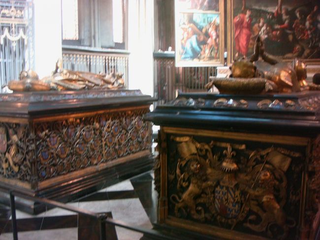 シャルル公とマリーの霊廟。<br />