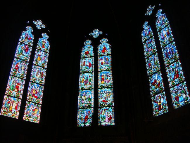 ステンドグラスもステキ。<br />聖歌が流れてて雰囲気もステキ。