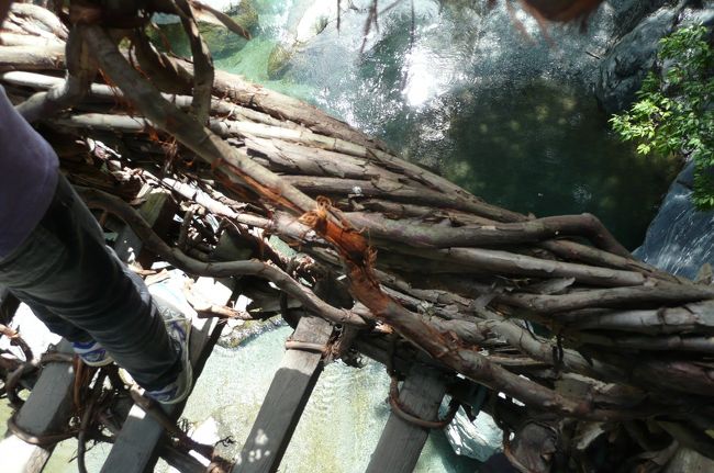 １４Mとはいえ、橋を渡るのは思った以上に怖かったです<br />距離は短いのですが、隙間がどうも・・<br /><br />