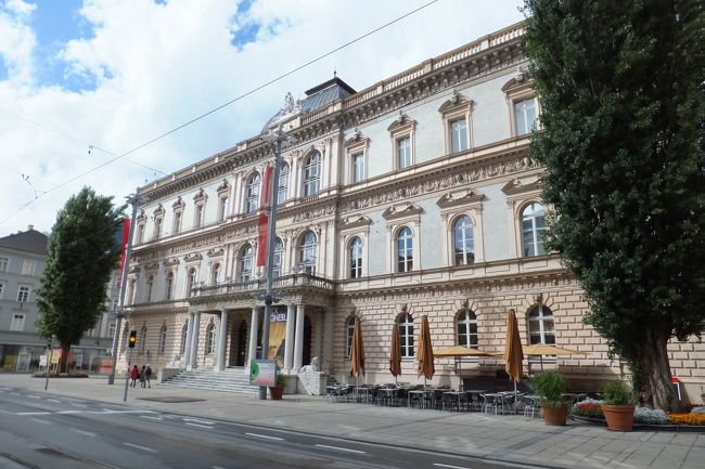 帰り道、州立博物館前を通ります。インスブルックカードで入れますが、今回はパス。急いで駅に向かいます。