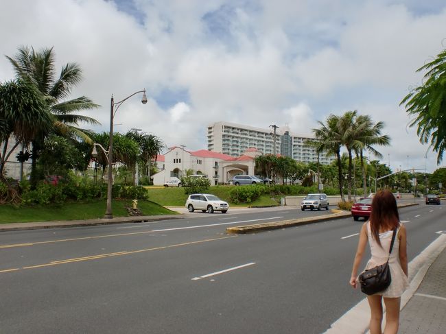 左の赤い屋根が『GARDEN　VILLA』