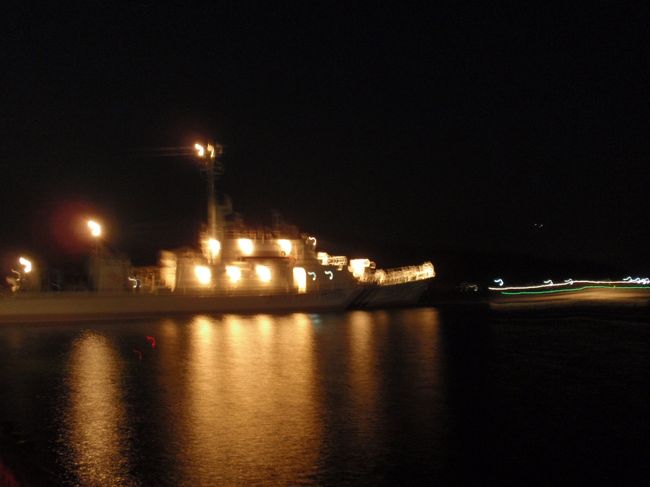 食後、鳥羽フェリーターミナルに<br />立ち寄りました。<br /><br />海上保安庁の巡視船。<br />　（手持ちなのでブレブレ）