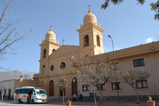 レストラン近くの教会。