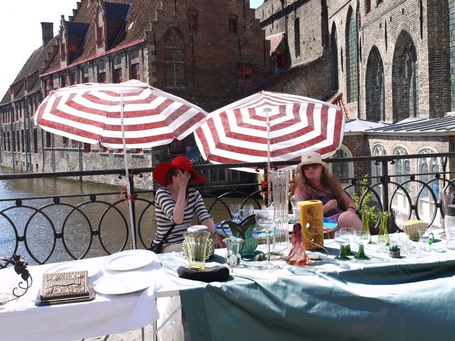 あちこちで露店ができてます。