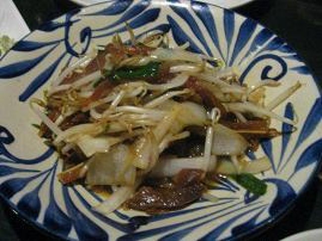 チラガー　（豚の顔の皮）の野菜炒めを食べたり、<br />まだまだ他にも・・・・沖縄の味を楽しみました。