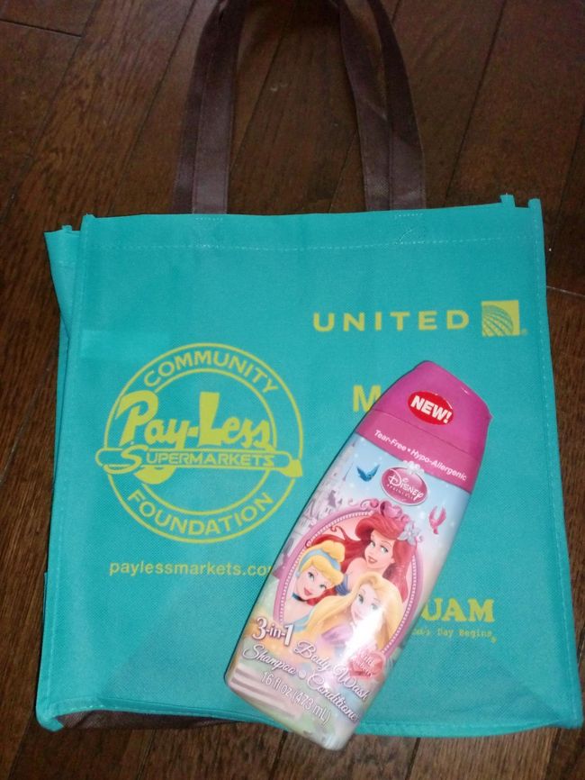 ペイレススーパーのエコバッグ　$0.75<br />プリンセスボディウォッシュ　$3.99<br />