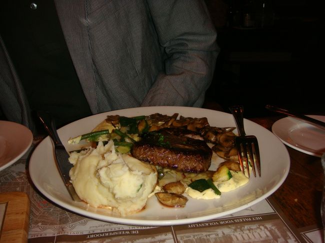 ステーキも食べた。