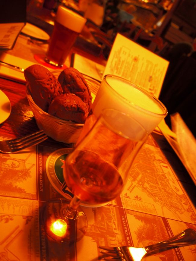 ビールもいろいろ、ジェネバー（ジンの元になったもの）も試したし。