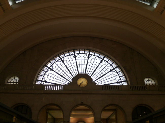 駅舎を内側から。