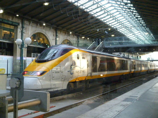 ユーロスターはガラスの向こうなので近くまで行けませんでした。<br /><br />タリスも国際列車ですが、なんで差があるのかな？<br />
