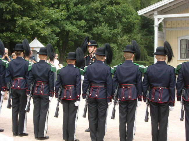 閲兵さんの交替式がちょうどあった。<br />