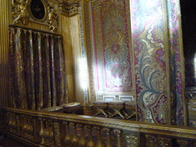 色合いは落ち着いていてゆっくり休めそうです。