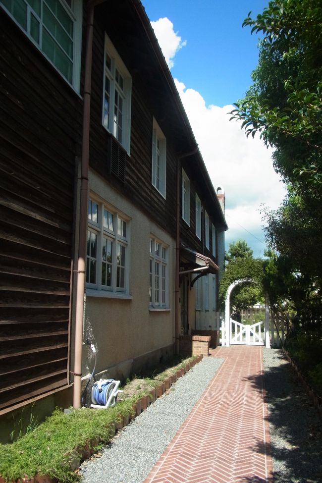 玄関まではいけますよー。