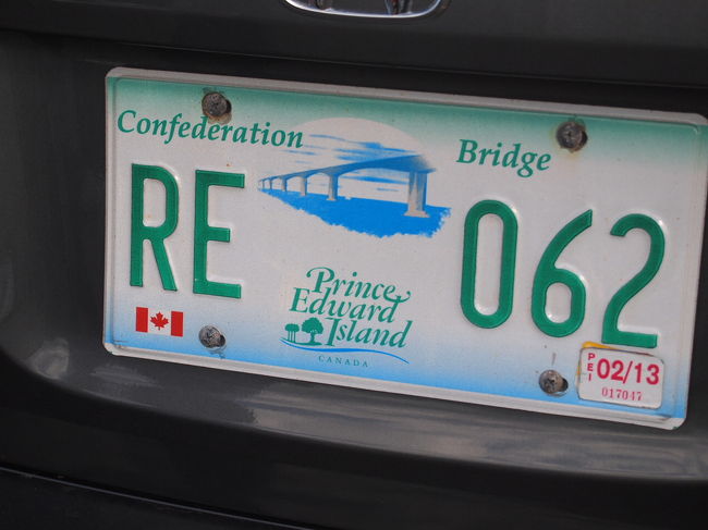 1997年の橋の建立とともに登場した、コンフェデレーションブリッジのプレート。