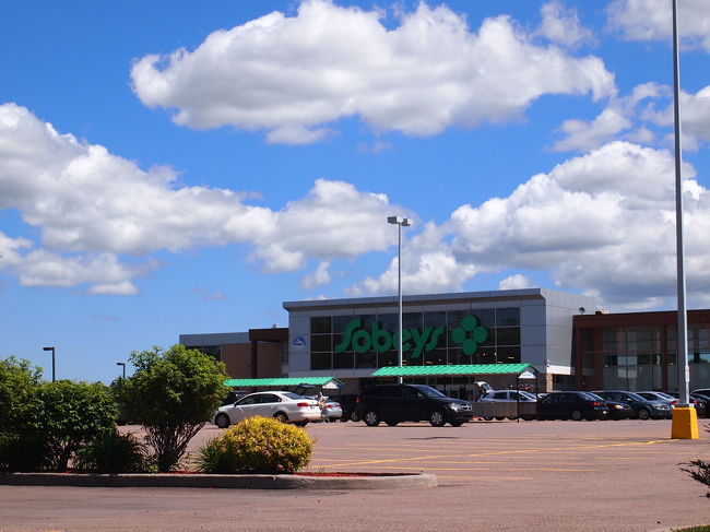 やっと到着しましたー<br />熱中症にならなくて良かったよ〜<br /><br />ほっとしたところで、車のプレート探しスタート♪